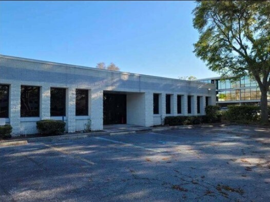 More Photos Of 4913 W Laurel St, Tampa Light Distribution For Sale