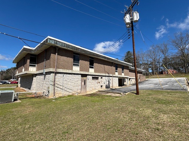 More Photos Of 504 W Memorial Dr, Dallas Office For Sale