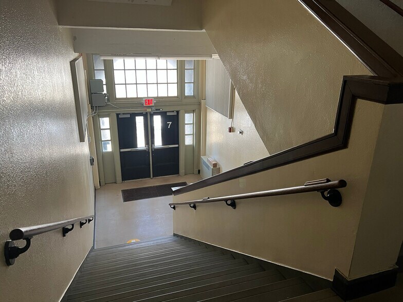 More Photos Of 1042 18th Ave SE, Minneapolis Schools For Sale