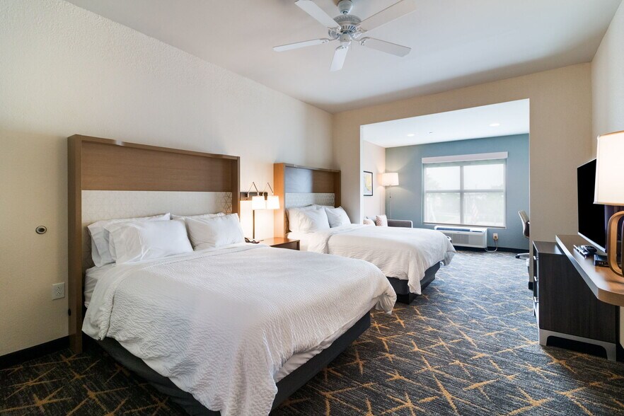 More Photos Of 1800 Martin Luther King Blvd, Houma Hotel For Sale