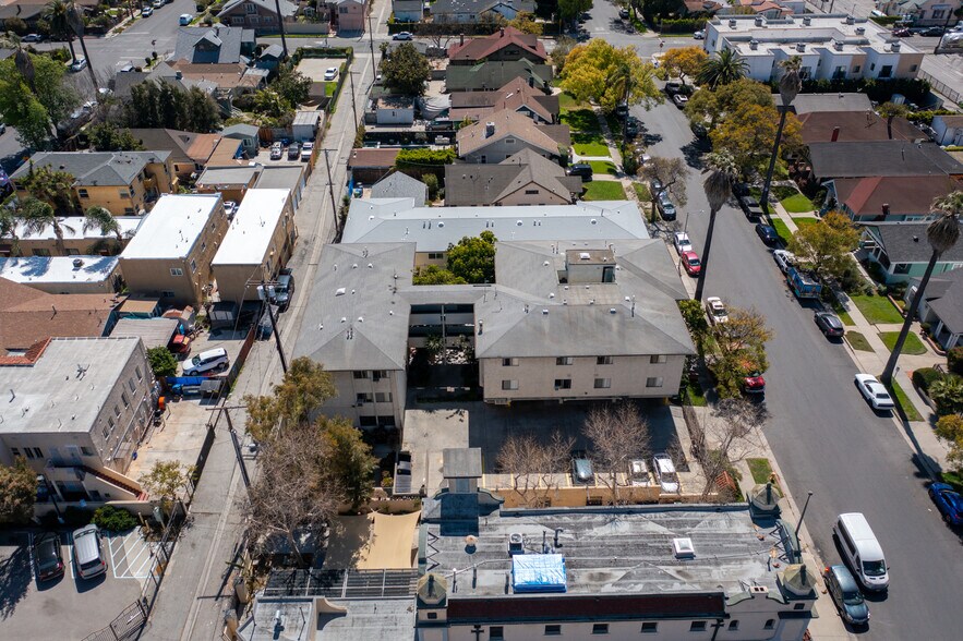 More Photos Of 2622 S Hobart Blvd, Los Angeles Apartments For Sale