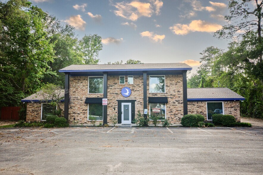 More Photos Of 26519 Oak Ridge Dr, Spring Storefront Retail Office For Sale