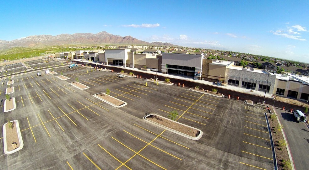 More Photos Of 10771 Gateway S Blvd, El Paso Storefront For Lease