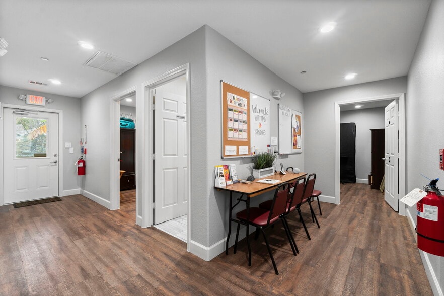 More Photos Of 1930 River Falls Dr, Kingwood Assisted Living For Sale