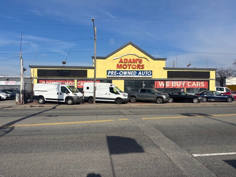 More Photos Of 553 Burnside Ave, Inwood Industrial For Lease