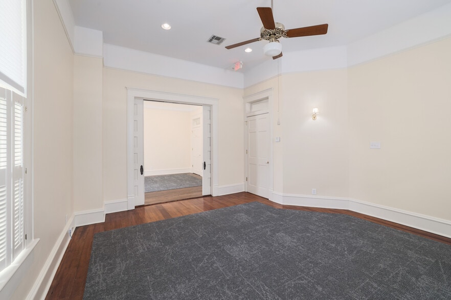 More Photos Of 602 W 13th St, Austin Office For Lease