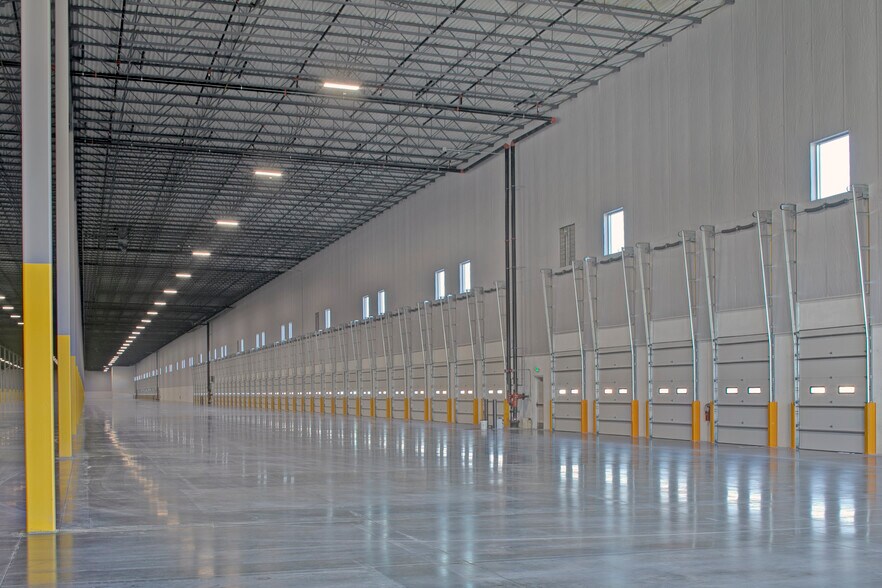 More Photos Of 1225 S Philadelphia Blvd, Aberdeen Distribution For Lease