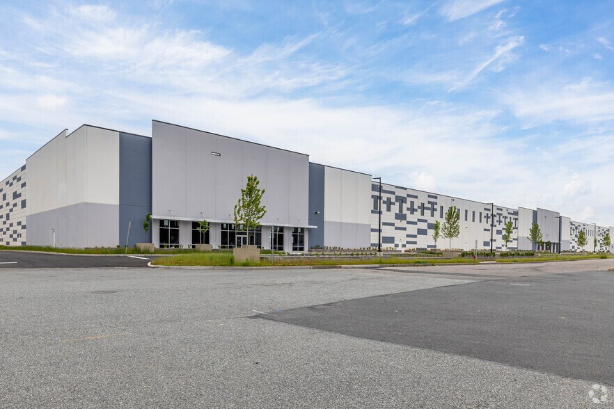 More Photos Of 650 Federal Blvd, Carteret Unknown For Lease