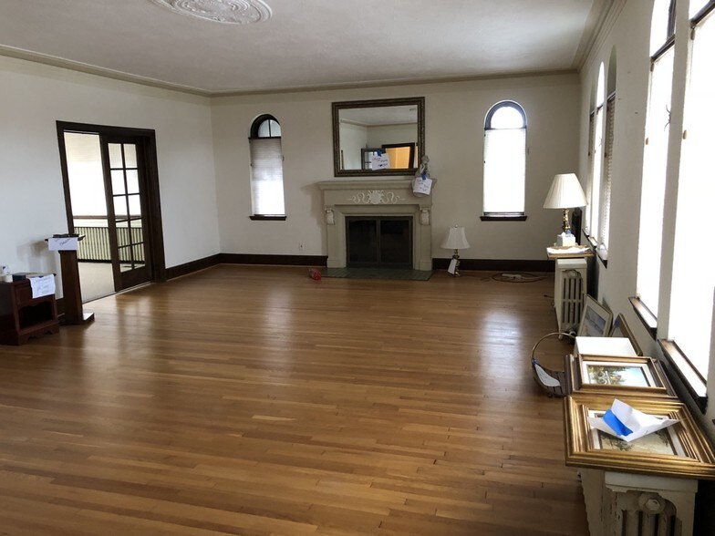 More Photos Of 18430 Utica Rd, Roseville Religious Facility For Sale