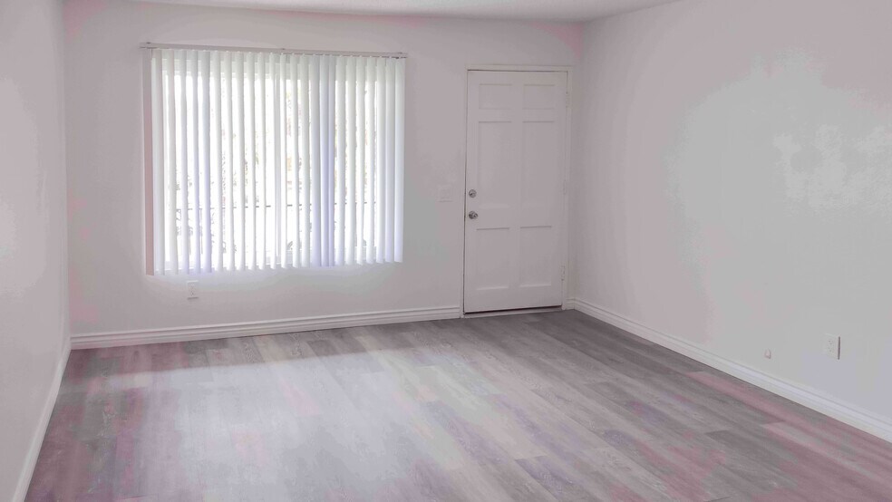 More Photos Of 1718 Crofton Ln, Escondido Multifamily For Sale