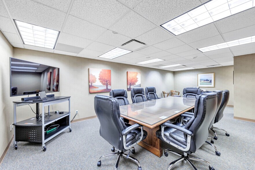 More Photos Of 414 S Jefferson St, Green Bay Office For Sale