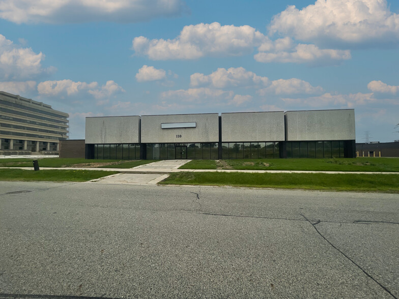 Primary Photo Of 110 Ronson Dr, Toronto Manufacturing For Lease