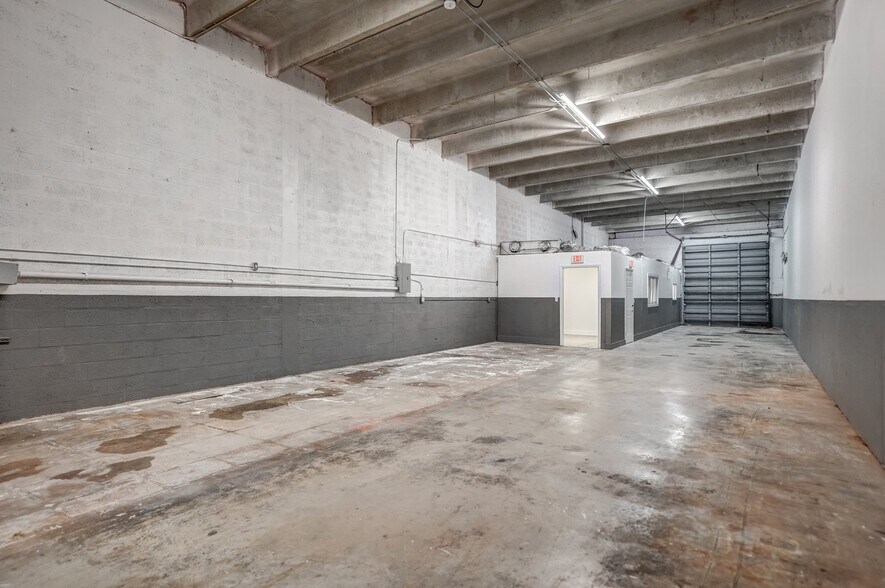 More Photos Of 14080-14118 SW 139th Ct, Miami Light Manufacturing For Lease