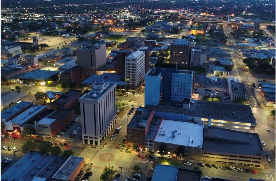 More Photos Of 800 Indiana Ave, Wichita Falls Office For Sale