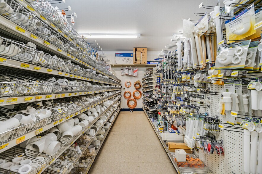 More Photos Of 101 Tanner St, Melrose Freestanding For Sale