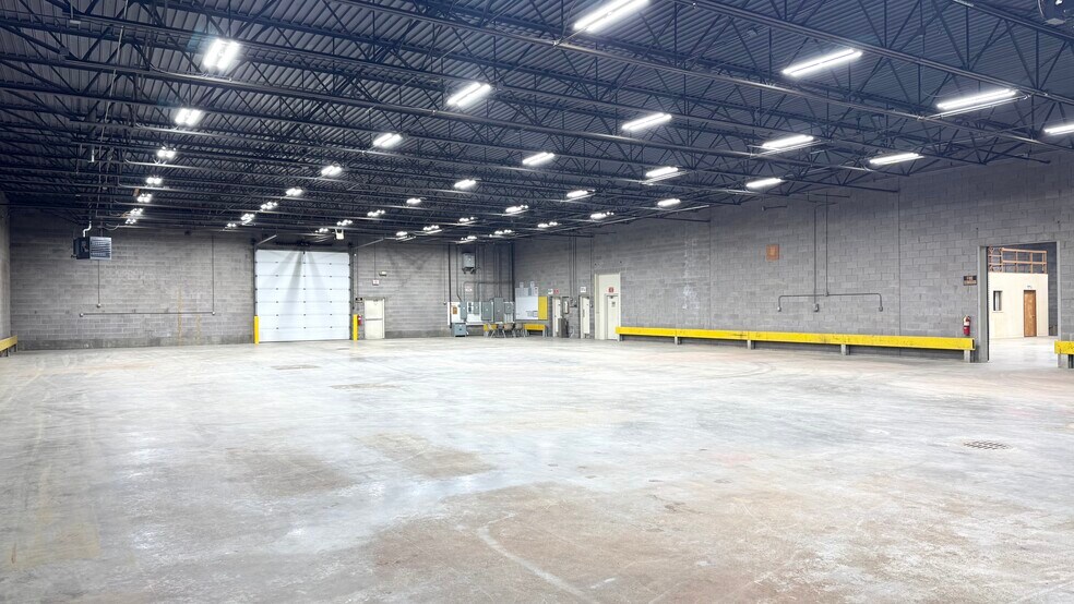 More Photos Of 1024 S Western Dr, Indianapolis Warehouse For Sale