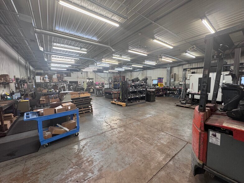 More Photos Of 5809 Center Rd, Valley City Warehouse For Sale