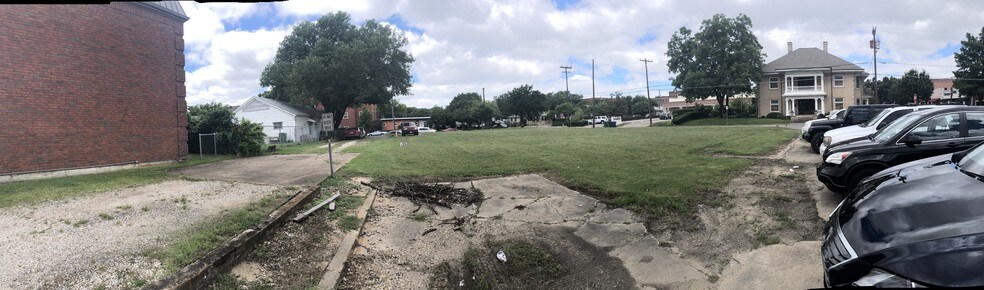 More Photos Of SWC Davis St & S. Tennessee St, McKinney Land For Lease