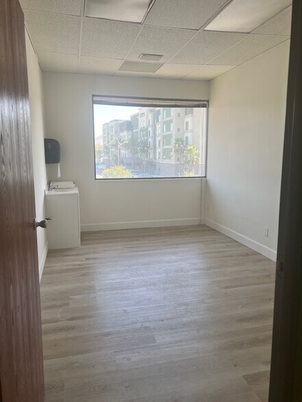 More Photos Of 1881 S Commercenter Drive East, San Bernardino Medical For Lease