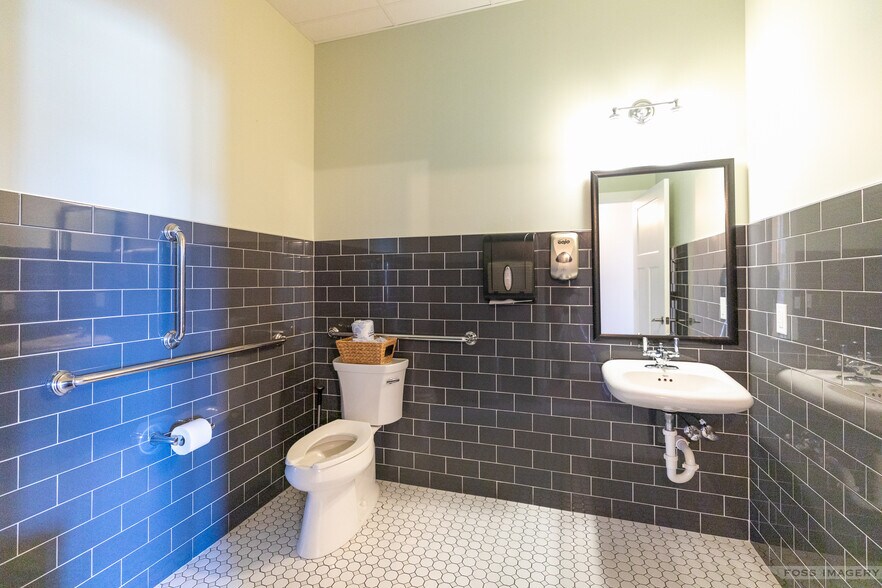 More Photos Of 537 W Main St, Sun Prairie Office For Sale