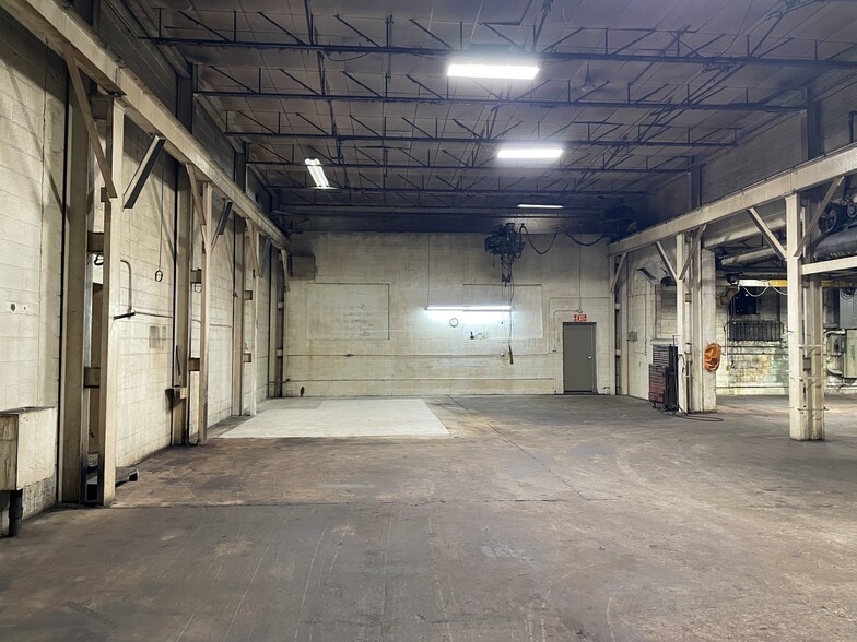 More Photos Of 11084 E Nine Mile Rd, Warren Manufacturing For Sale