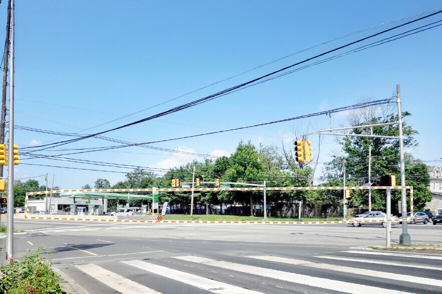 Primary Photo Of 431 US Highway 1, Edison Land For Sale