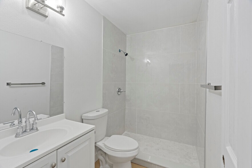 More Photos Of 1150 Carlton Ct, Fort Pierce Apartments For Sale