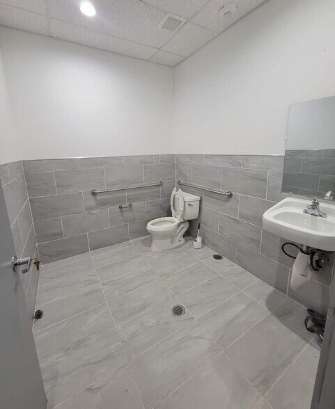 More Photos Of MacArthur Blvd & Vista Ridge Mall Dr, Lewisville Unknown For Lease