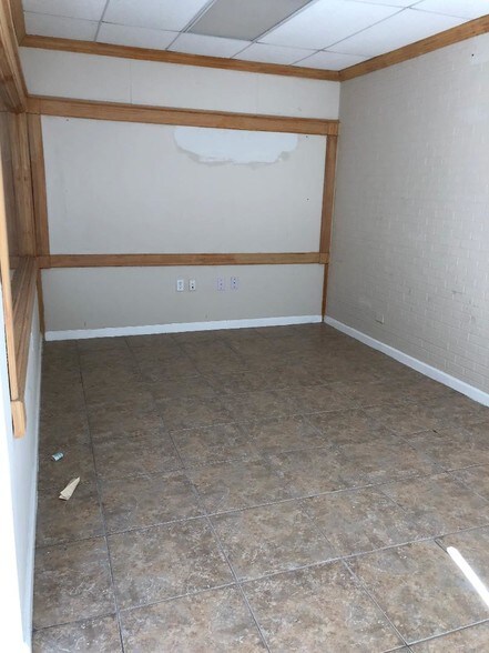 More Photos Of 7922-7930 Hillcroft St, Houston Office For Lease