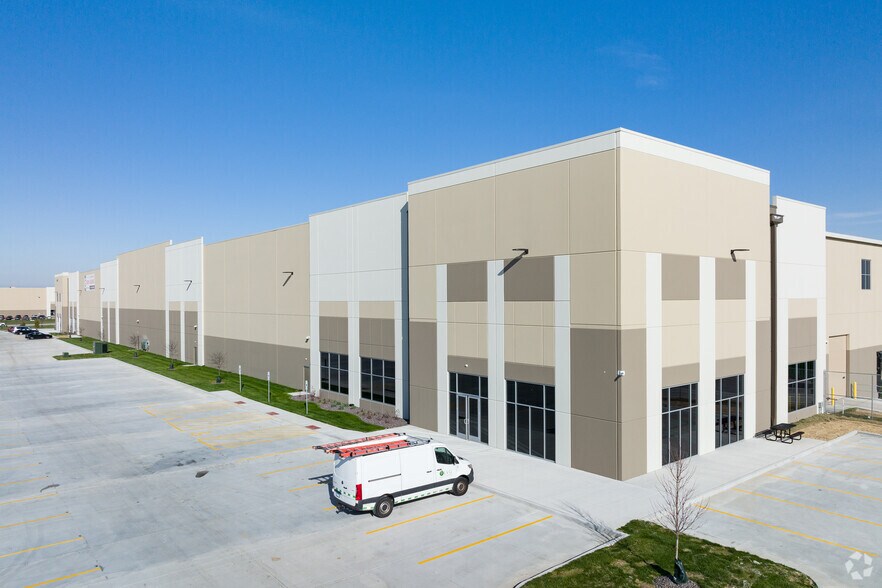 More Photos Of I-270 & I-255 @ Hwy 111, Pontoon Beach Unknown For Lease