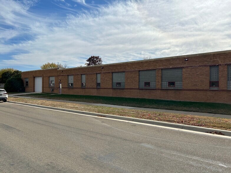 More Photos Of 1600 1st Ave NE, Austin Warehouse For Sale