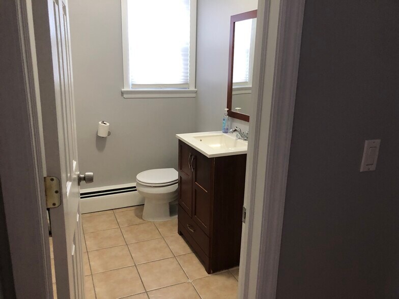 More Photos Of 417 Clifton Ave, Clifton Office For Lease