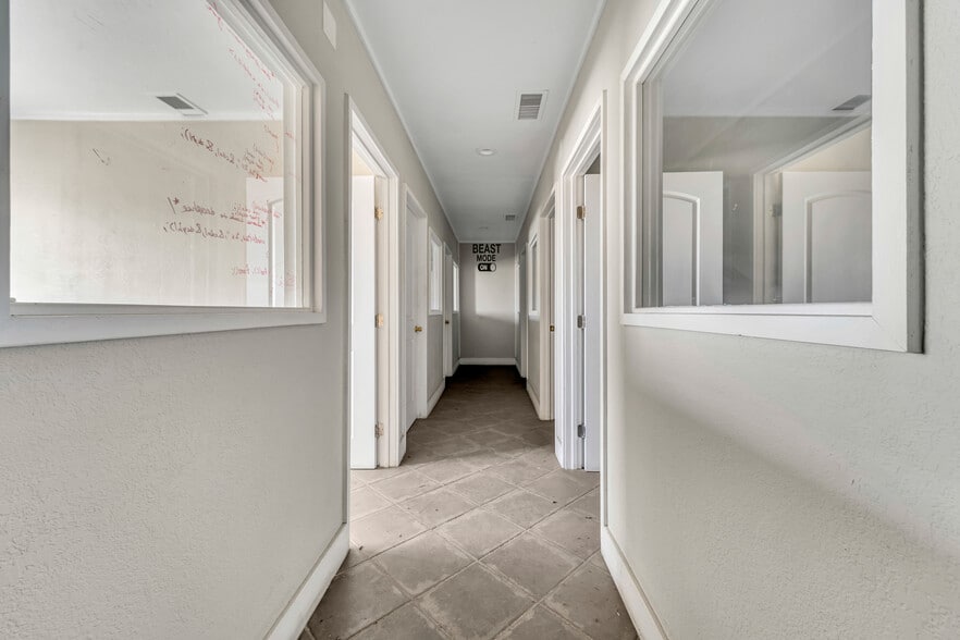 More Photos Of 40420 10th St W, Palmdale Freestanding For Sale