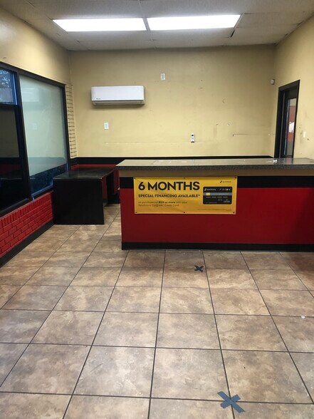 More Photos Of 230 E Blackstock Rd, Spartanburg Freestanding For Lease