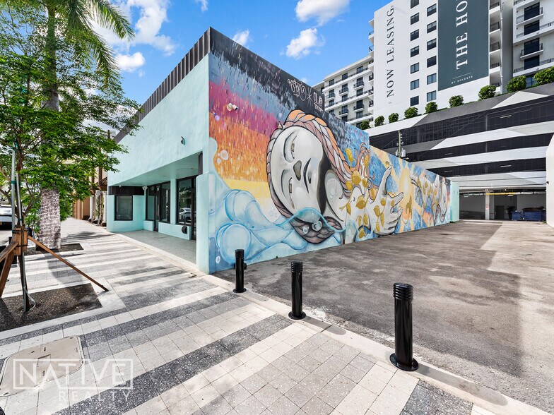 More Photos Of 2014-2016 Harrison St, Hollywood Storefront For Sale