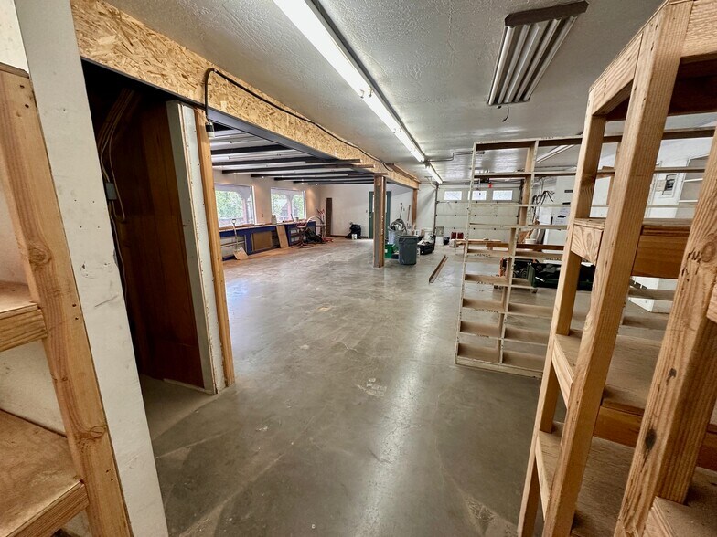 More Photos Of 7062 W Lake Blvd, Tahoma Service Station For Lease