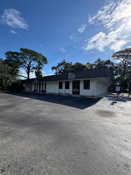 More Photos Of 3200-3206 S West Shore Blvd, Tampa Storefront For Lease