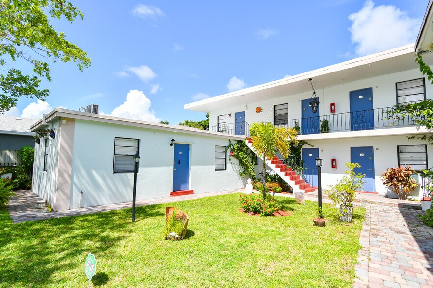 More Photos Of 1801 Spruce Ave, West Palm Beach Apartments For Sale