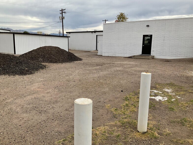More Photos Of 2019 E 17th St, Tucson Warehouse For Lease