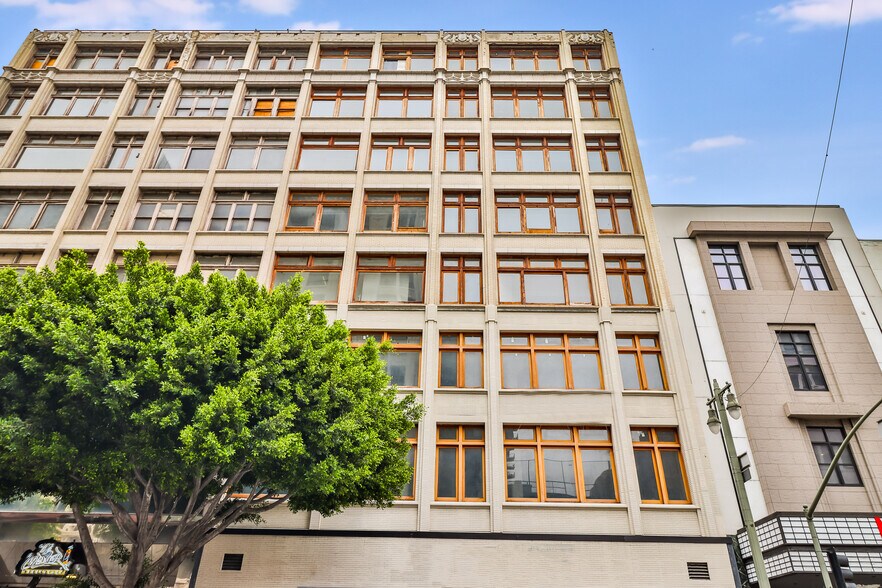 More Photos Of 737 S Broadway, Los Angeles Loft Creative Space For Sale