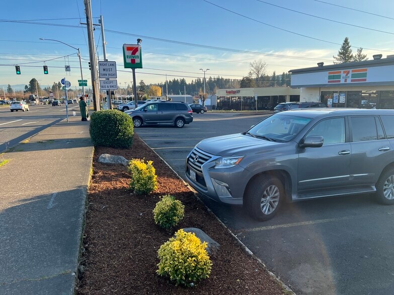 More Photos Of 16725 SE McLoughlin Blvd, Milwaukie Convenience Store For Sale
