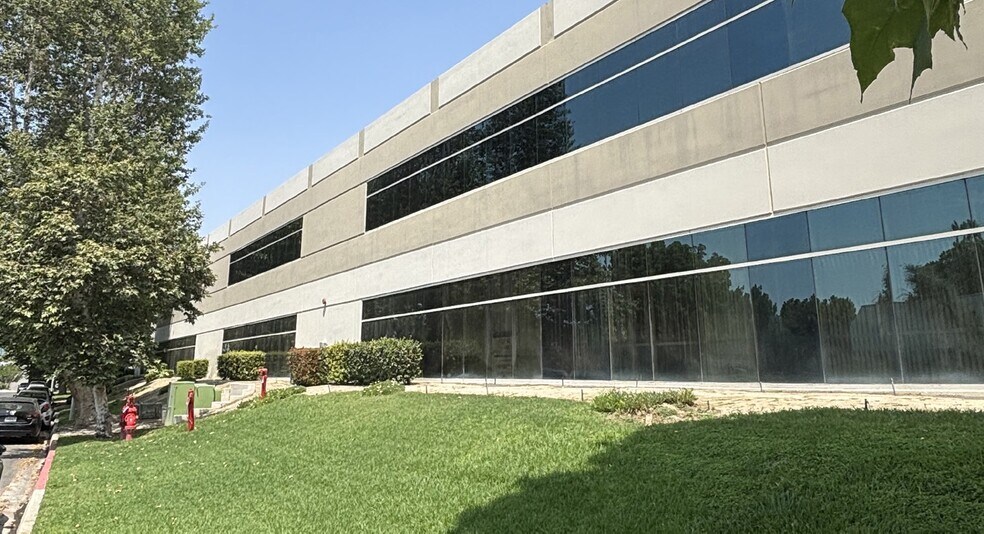 More Photos Of 1845 Business Center Dr, San Bernardino Office For Lease