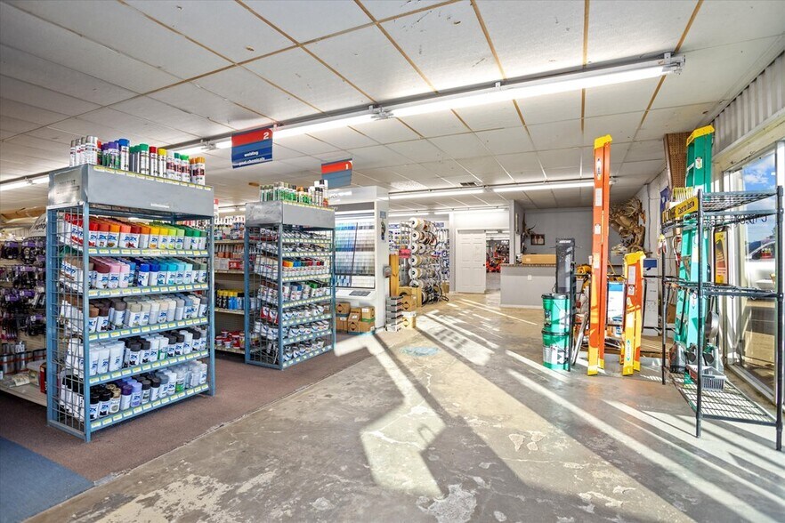 More Photos Of 101 S US Highway 69, Huntington Department Store For Sale