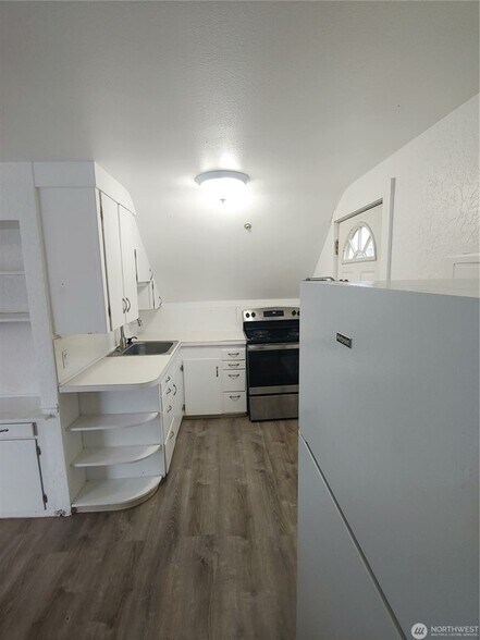 More Photos Of 1700 California Ave S, Long Beach Apartments For Sale