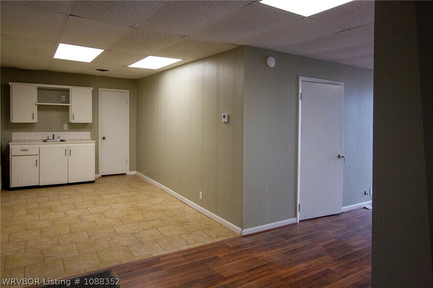 More Photos Of 4506 S 16th St, Fort Smith Warehouse For Sale