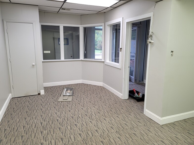 More Photos Of 1258 Yarn Mill Rd, Shelby Manufacturing For Lease