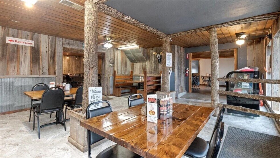 More Photos Of 1027 Porter Wagoner Blvd, West Plains Restaurant For Sale
