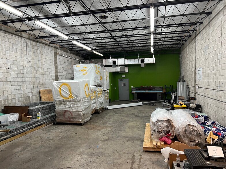 More Photos Of 6742 NW 17th Ave, Fort Lauderdale Warehouse For Lease