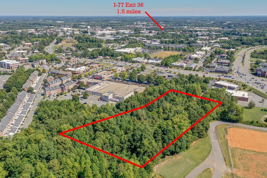 More Photos Of 158 Town Center Dr, Mooresville Land For Sale