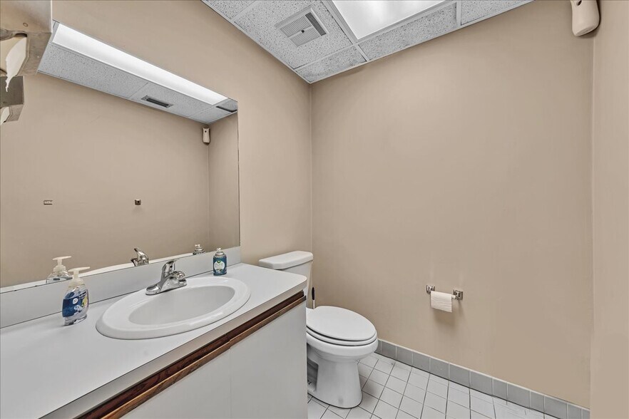 More Photos Of 6187 NW 167th St, Miami Lakes Office For Sale